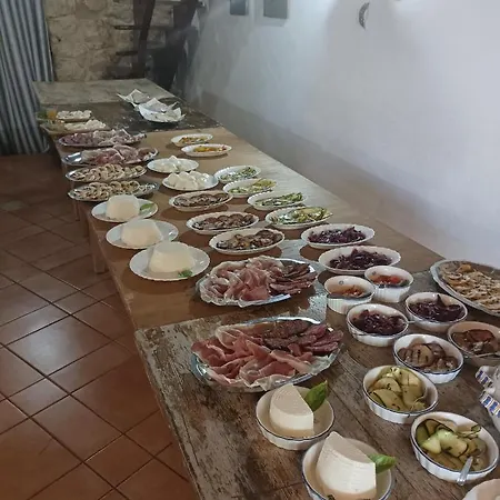 Frühstückspension Fattoria La Tana Della Volpe 3*