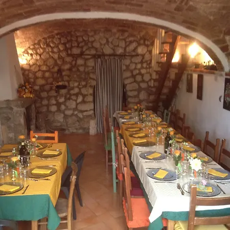 Frühstückspension Fattoria La Tana Della Volpe 3*