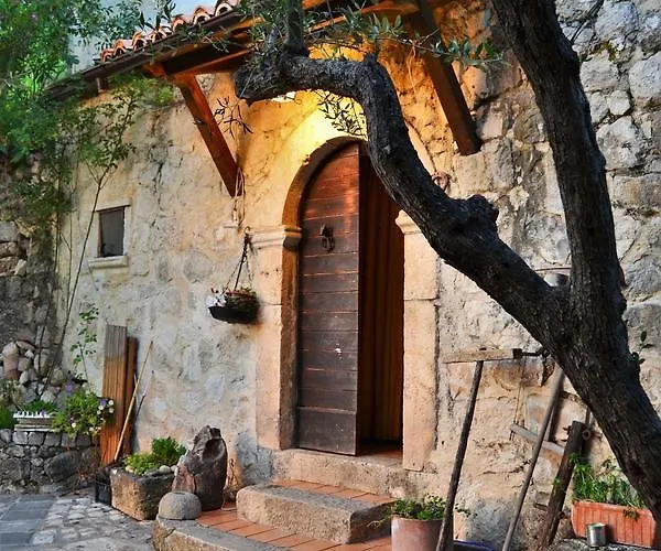 Fattoria La Tana Della Volpe 3*